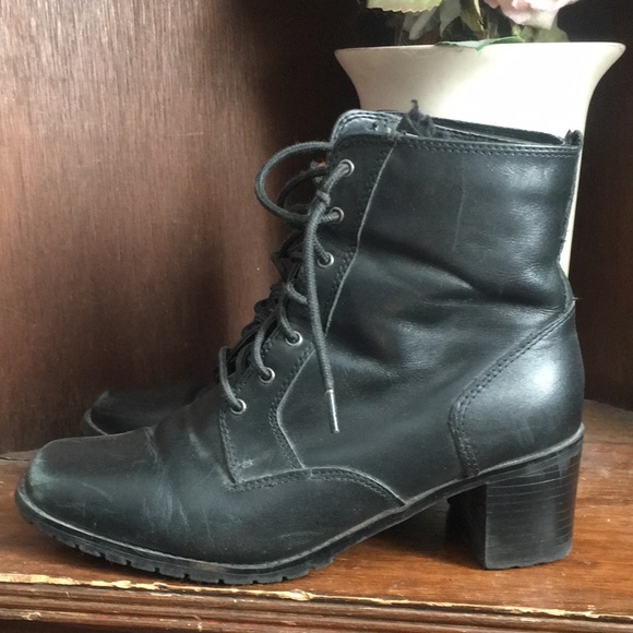 Vintage St. John’s Bay black ankle booties! - Picture 4 of 15